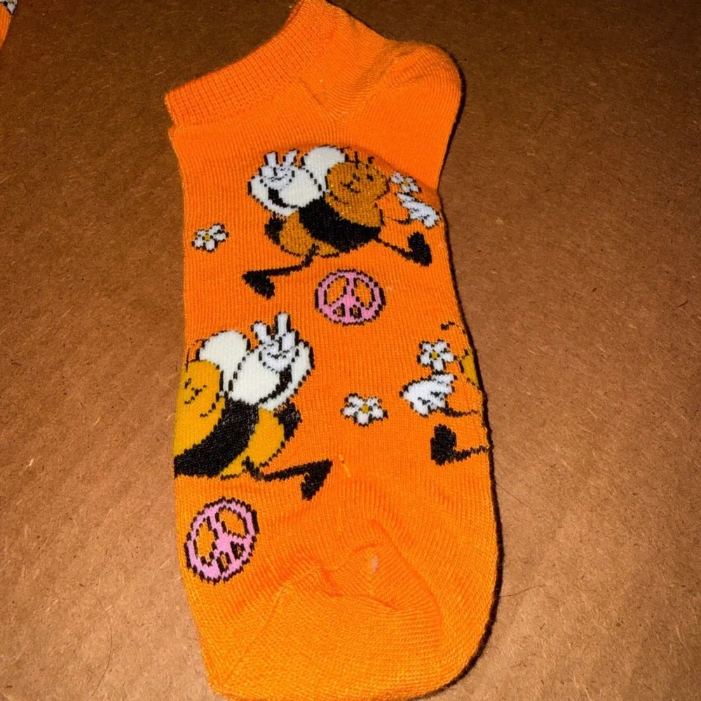 Hello Socks Low Cut Socks OS NEW Orange Bumblebee Peace Sign
